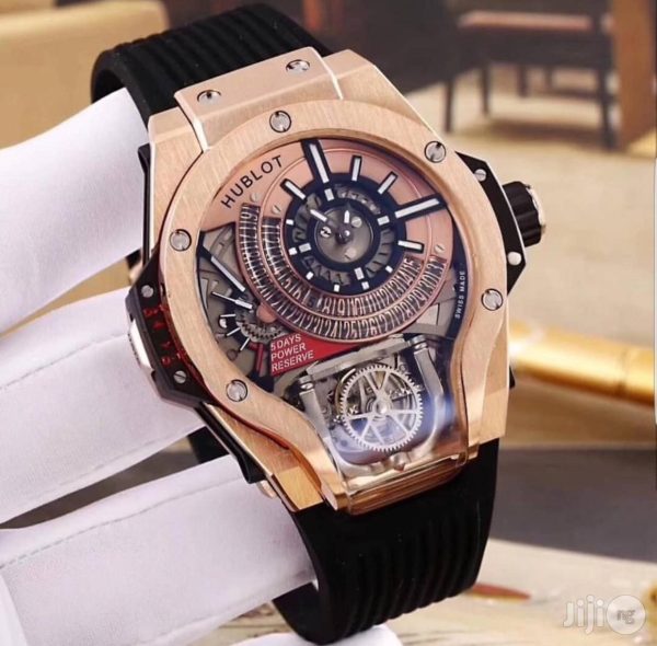 Hublot Rubber strap Quartz Wristwatch